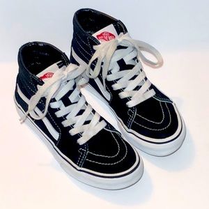 Classic Vans Black and white high tops kids sz.1.5
